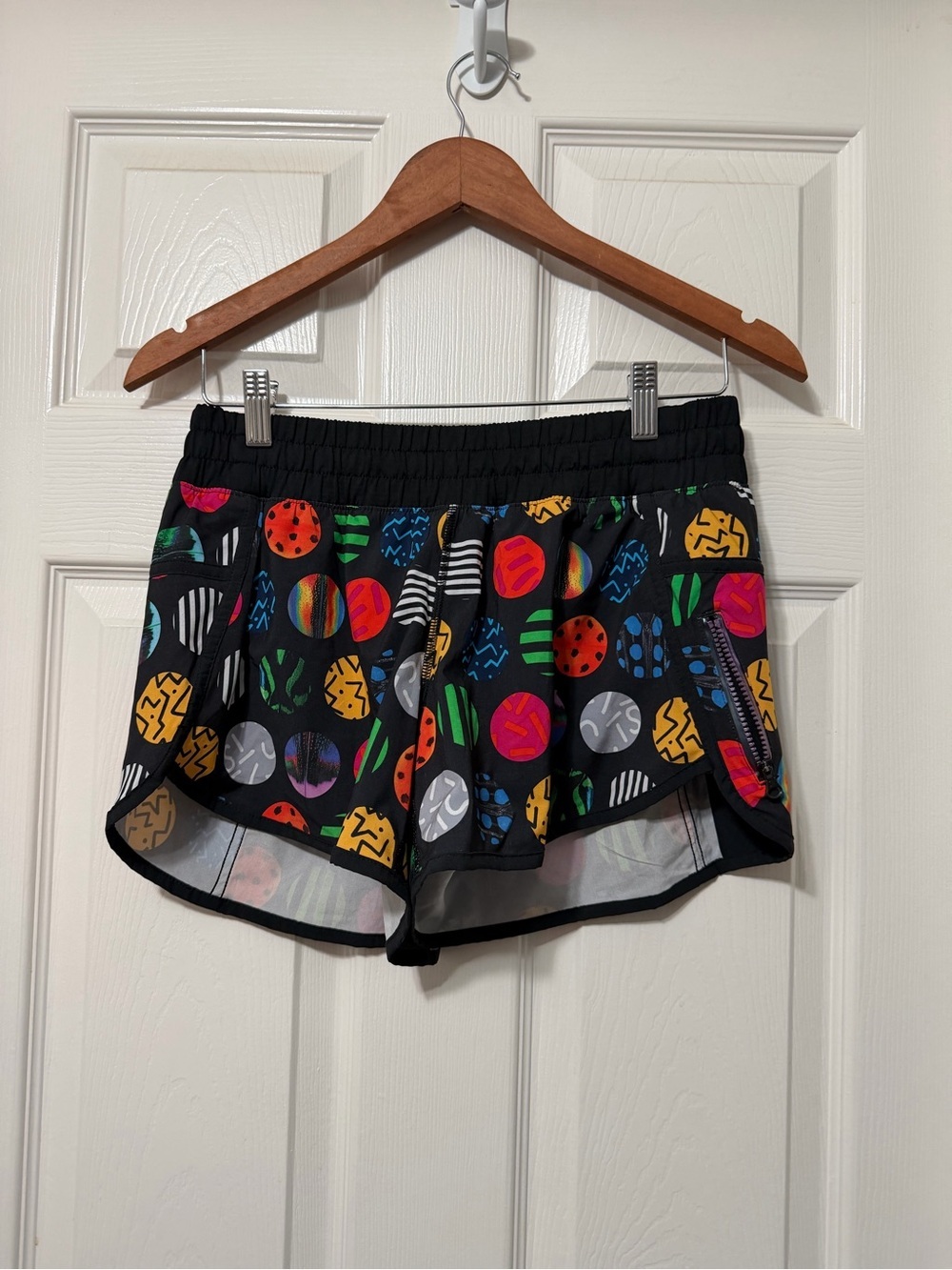 Lululemon athletica tracker shorts size 8 euc